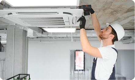 Наш специалист за работой